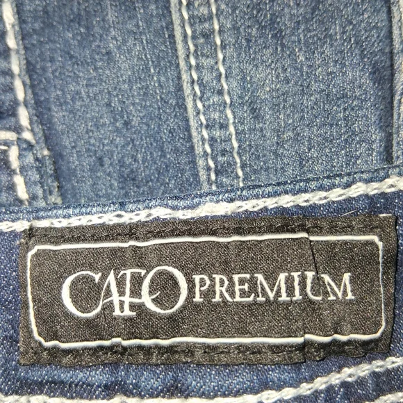 CATO premium Classic Blue Boot Cut Women's Jeans Size 8 - Picture 2 of 16